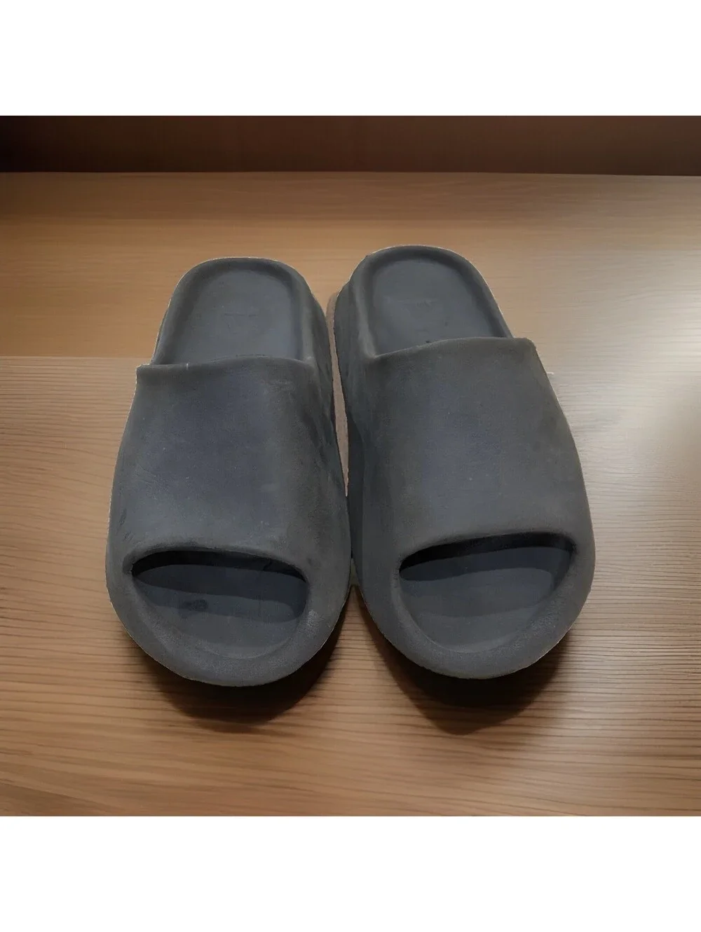 Yeezy Adidas Grey Charcoal Slides Men’s Size 11
